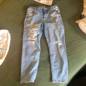 american eagle ripped mom jeans